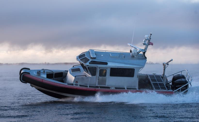The David L. Jahnes Fire Interceptor 30 from Nyack NY, one of the major assets protecting the Tappanzee Bridge, is capable of operating in 4 inches of ice and Sea State 5. Manufactured by MetalCraft Marine.
